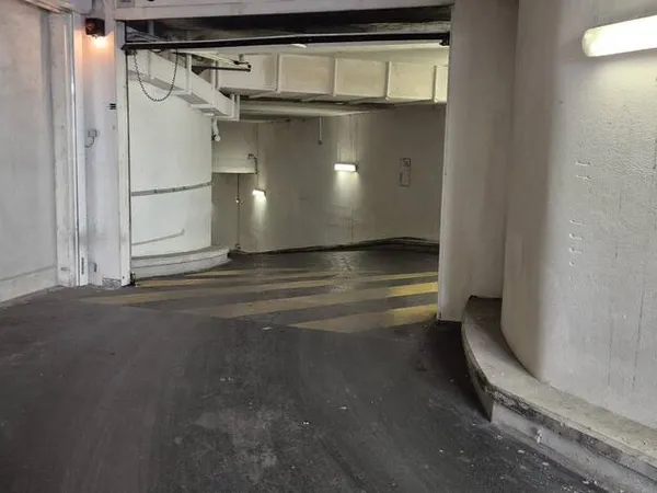 Garage/Parking