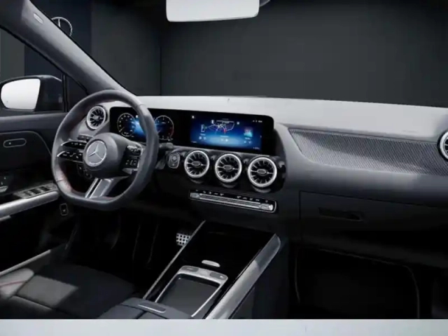 Mercedes Gla 200 d amg line — photo 9