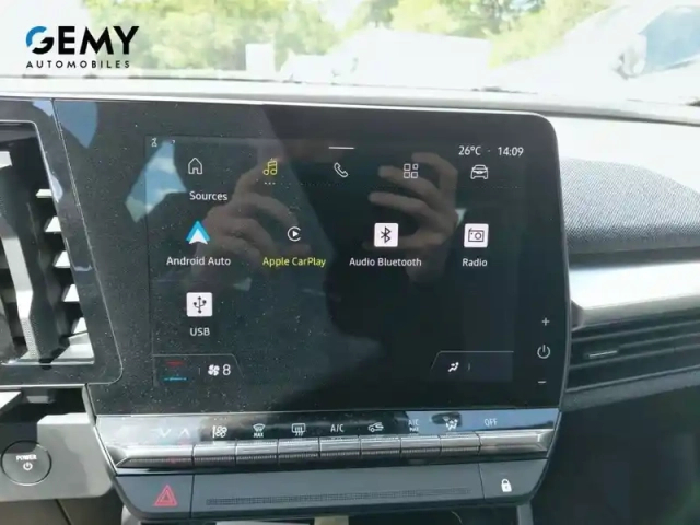 Renault Megane e-tech ev60 220 ch super charge — photo 26