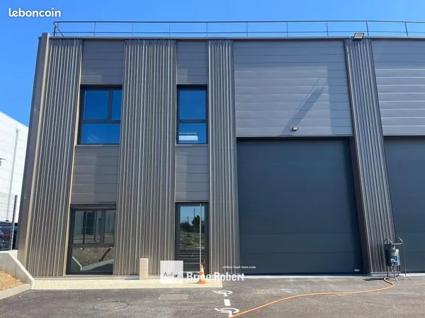 Local bureaux 318 m²