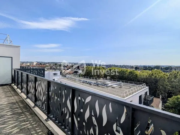 Appartement 4 pièces, 3 chambres de 79 m²  Dernier étage,