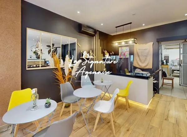 IMMEUBLE AVEC LOCAL COMMERCIAL ET APPARTEMENT AVEC 4 CHAMBRES ET