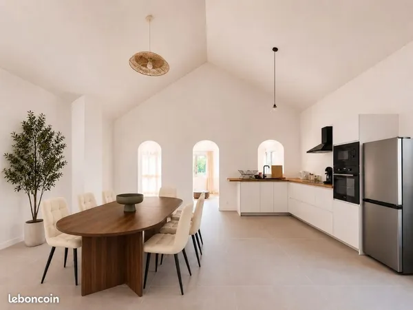SIX-FOURS-LES-PLAGES - T4 DE 134 m² RÉNOVÉ AVEC VUE MER ET JARDIN