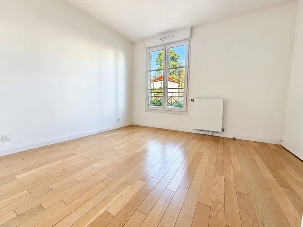 TRÈS BEAU 2 PIÈCES