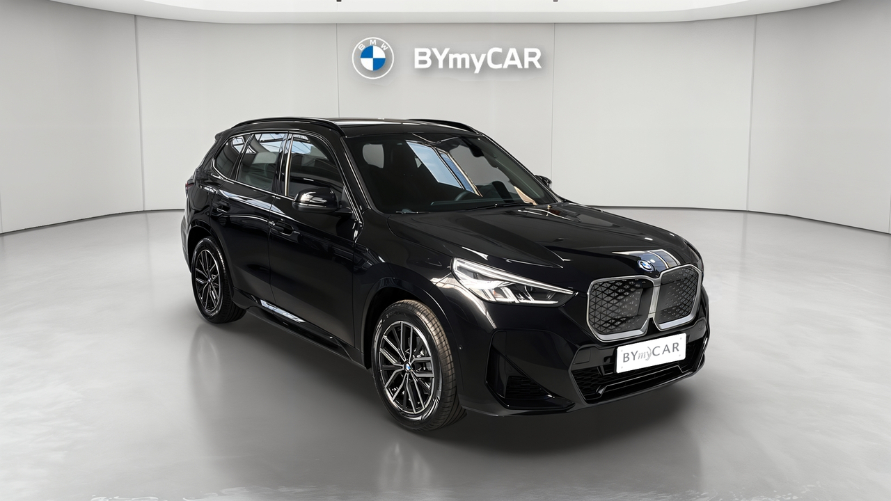 BMW iX1 eDrive20 — photo 7