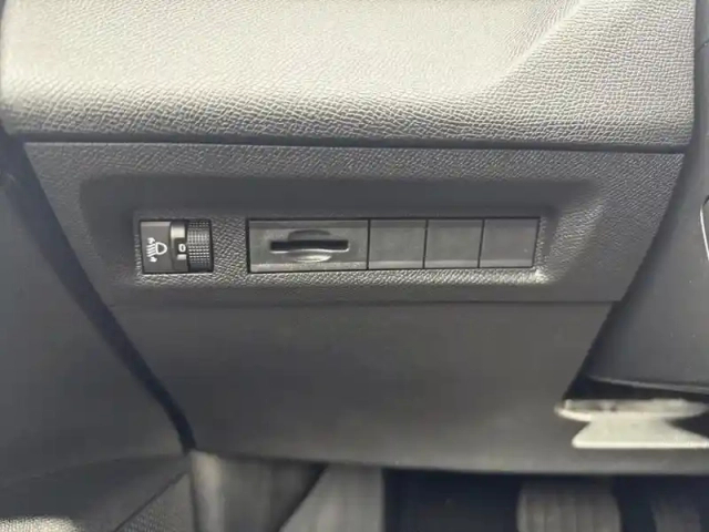 Peugeot 308 hybrid 145 e-dcs6 style — photo 24