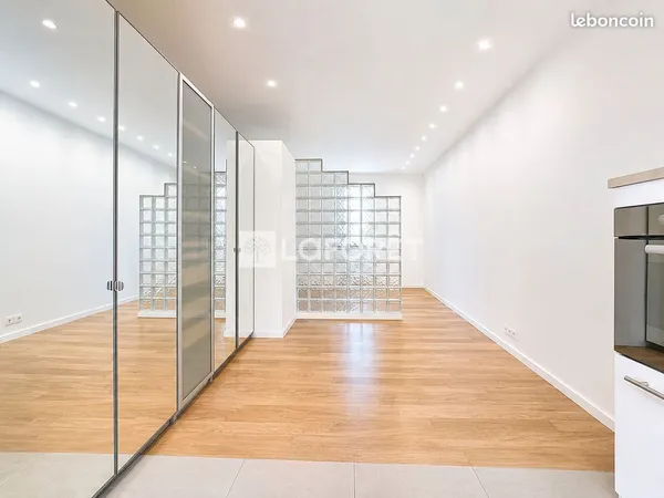 Studio 1 pièce 27 m²
