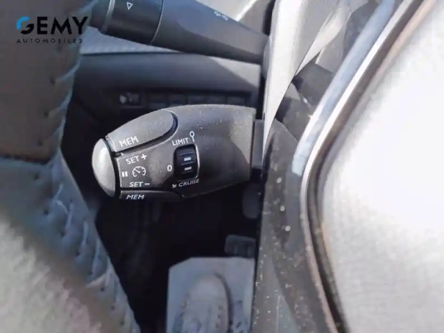 Peugeot 208 100 s&amp;s bvm6 — photo 51