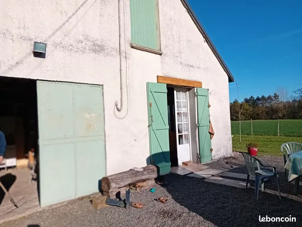 Terrain de loisir avec batiment