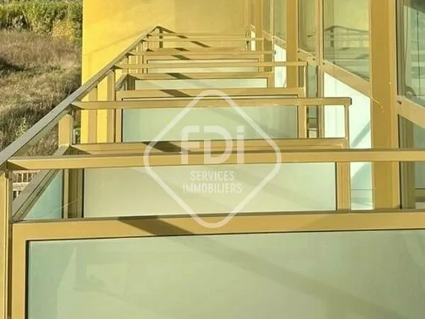 BUREAUX 183 m² MAUGUIO