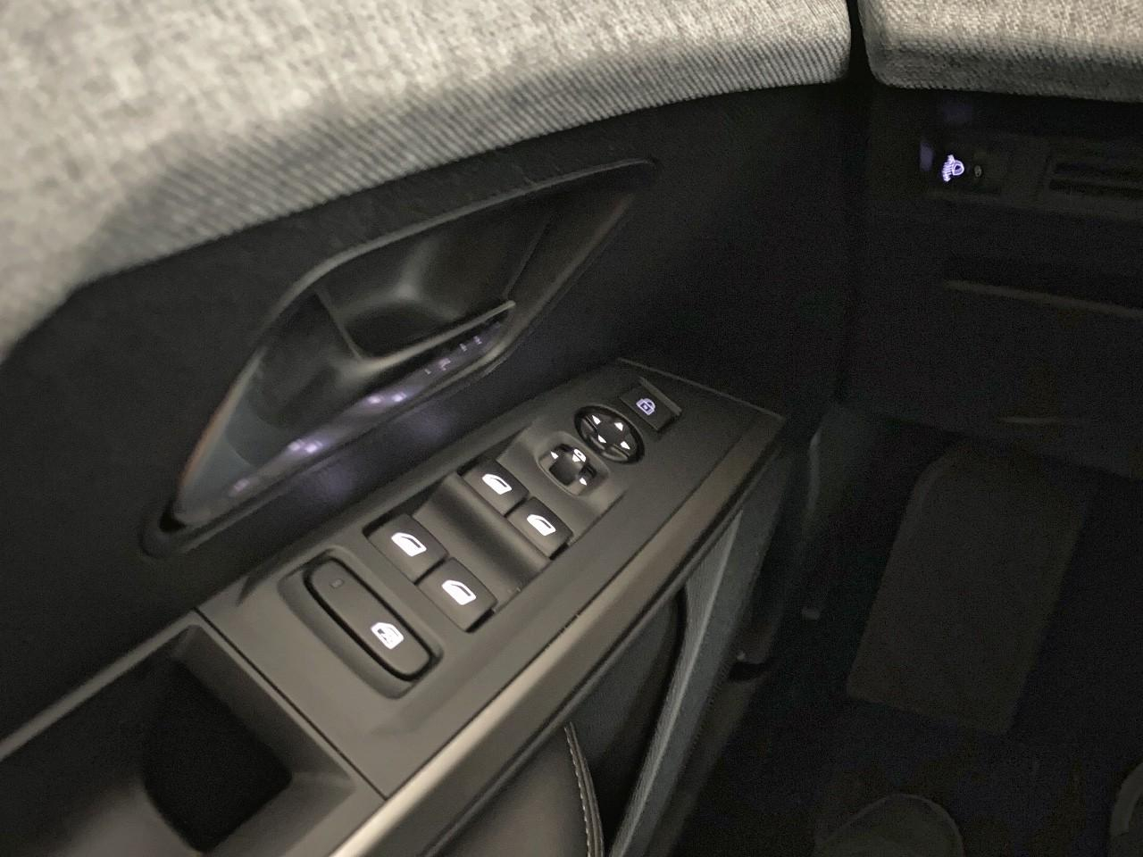 Peugeot 3008 electrique 210 ch 73 kwh allure — photo 20