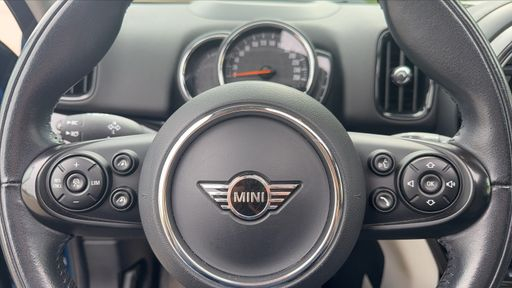 Mini Countryman 1.5 Cooper SE 224 ALL4 Steptronic6 - Exquisite – 2019 – 61854 km – Hybride rechargeable – Boîte Automatique — photo 14