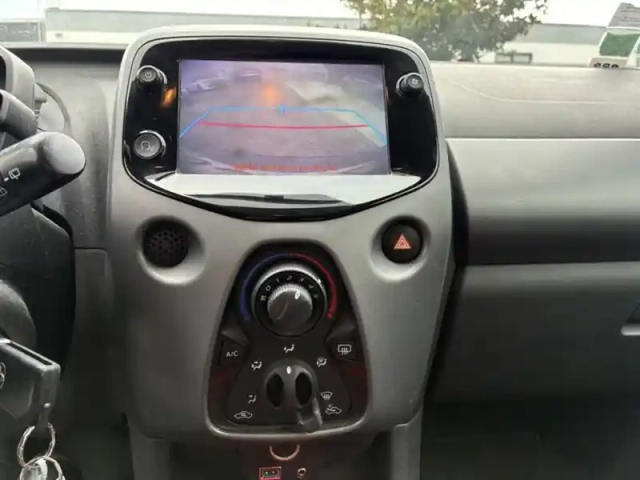 Toyota Aygo 1.0 vvt-i x-play / x-style — photo 12