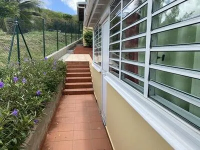 Grand F3 en rdj de la résidence SALINAS