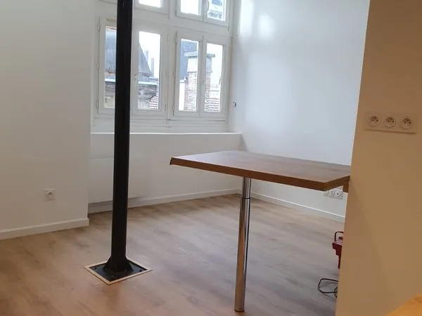 Duplex esprit loft refait à neuf