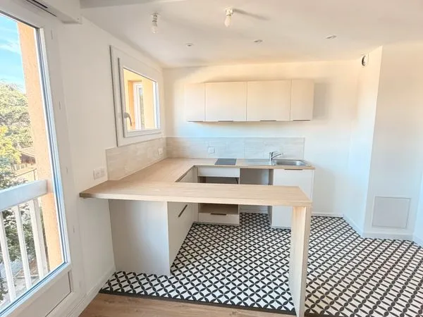 Appartement Location Caluire-et-Cuire 2p 47m² 1050€
