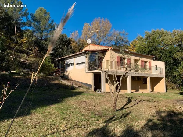 Maison individuelle avec grand terrain mazac