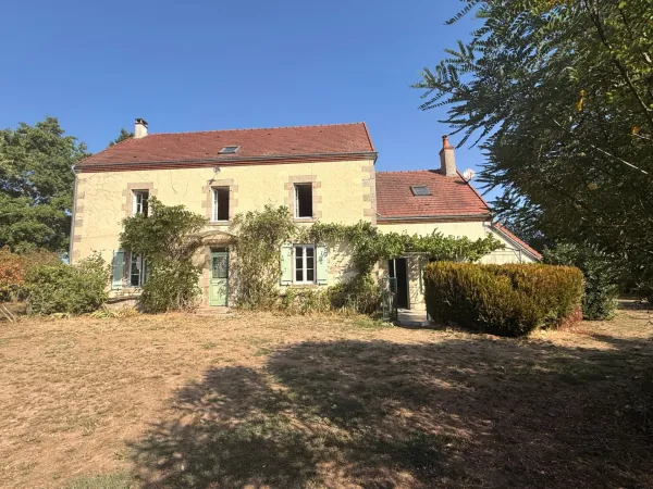 Propriété de caractère 284m² habitable, 5 chambres, annexe + grange sur terrain de 6885m² 197 000 €
