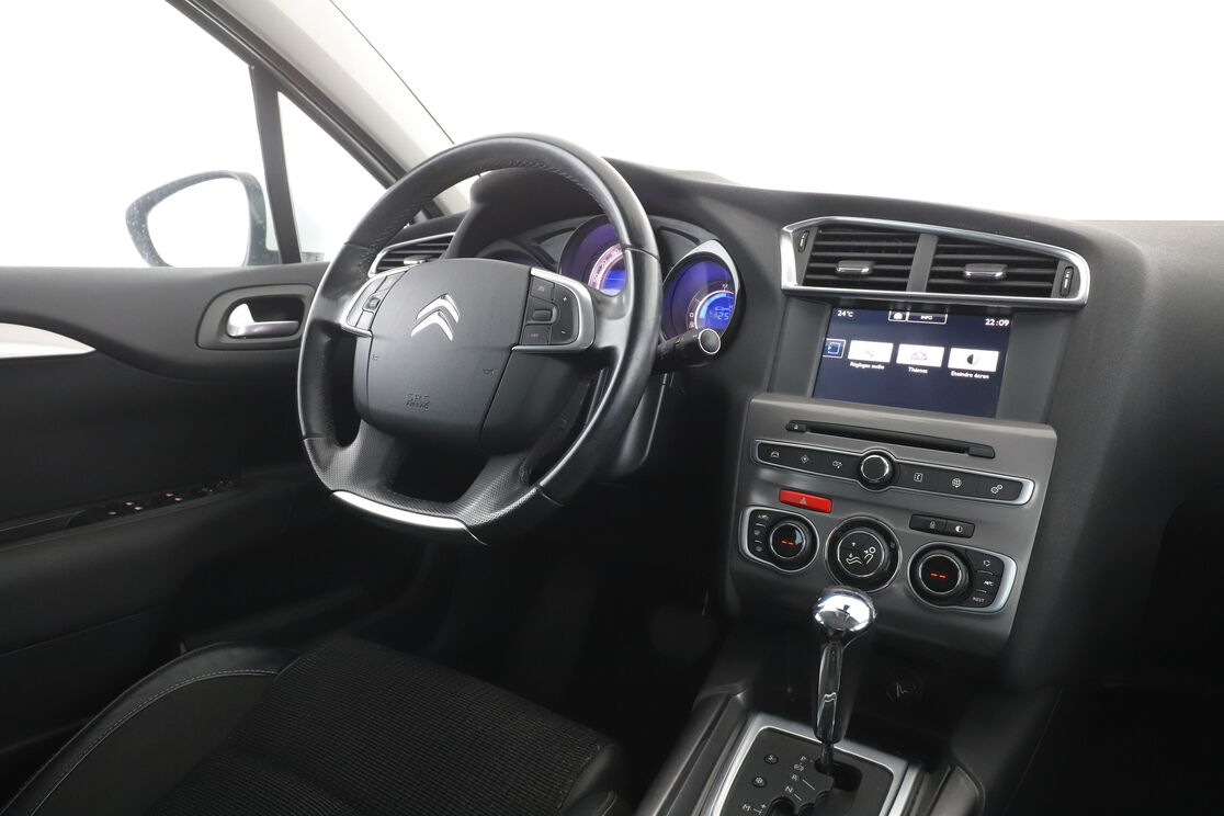 Citroen C4 1.2 PureTech Shine EAT6 — photo 12