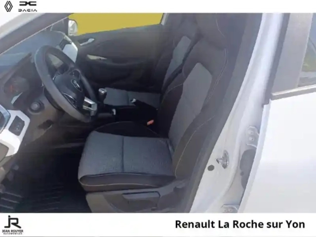 Renault Clio 1.5 blue dci 100ch evolution — photo 3