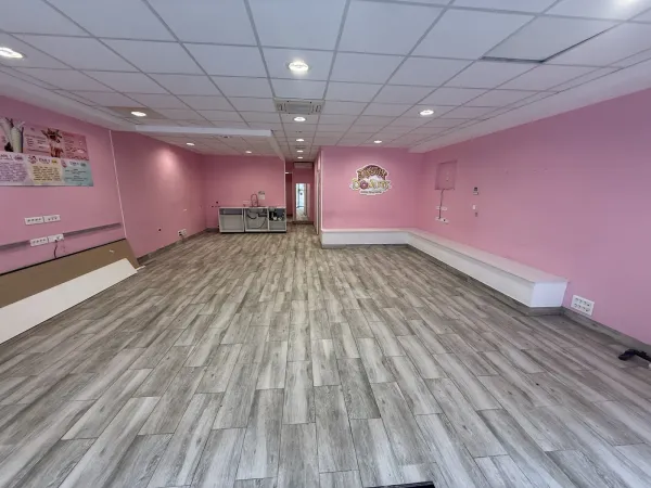 Local 96 m²