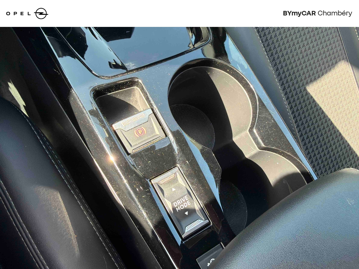Peugeot 2008 PureTech 130 S&amp;S EAT8 — photo 22