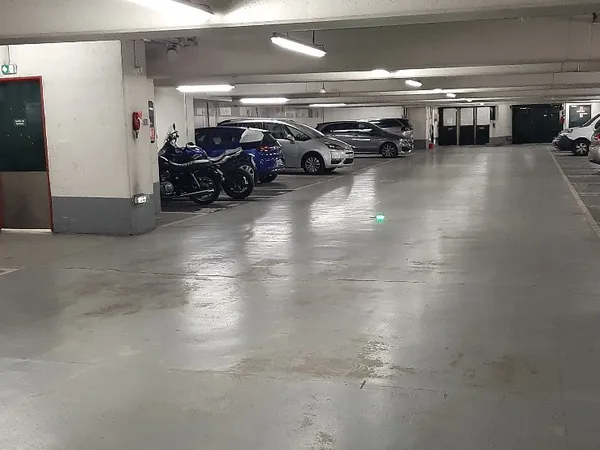 Vends place de parking de 12m² sécurisée au 1er sous-sol avec ascenseur à Didot Paris 14ème