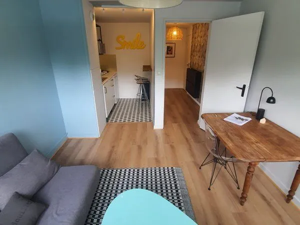 2 pièces 41 m2 avec parking privé couvert, 2 eme étage. Bail nu