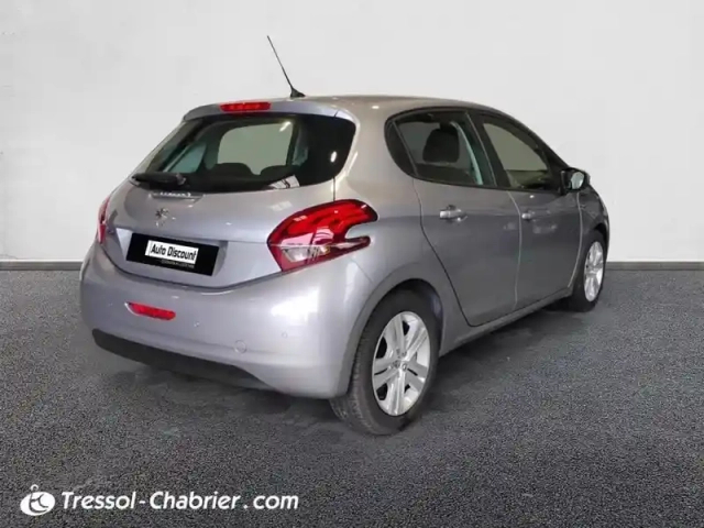 Peugeot 208 puretech 82ch s&amp;s bvm5 signature — photo 2