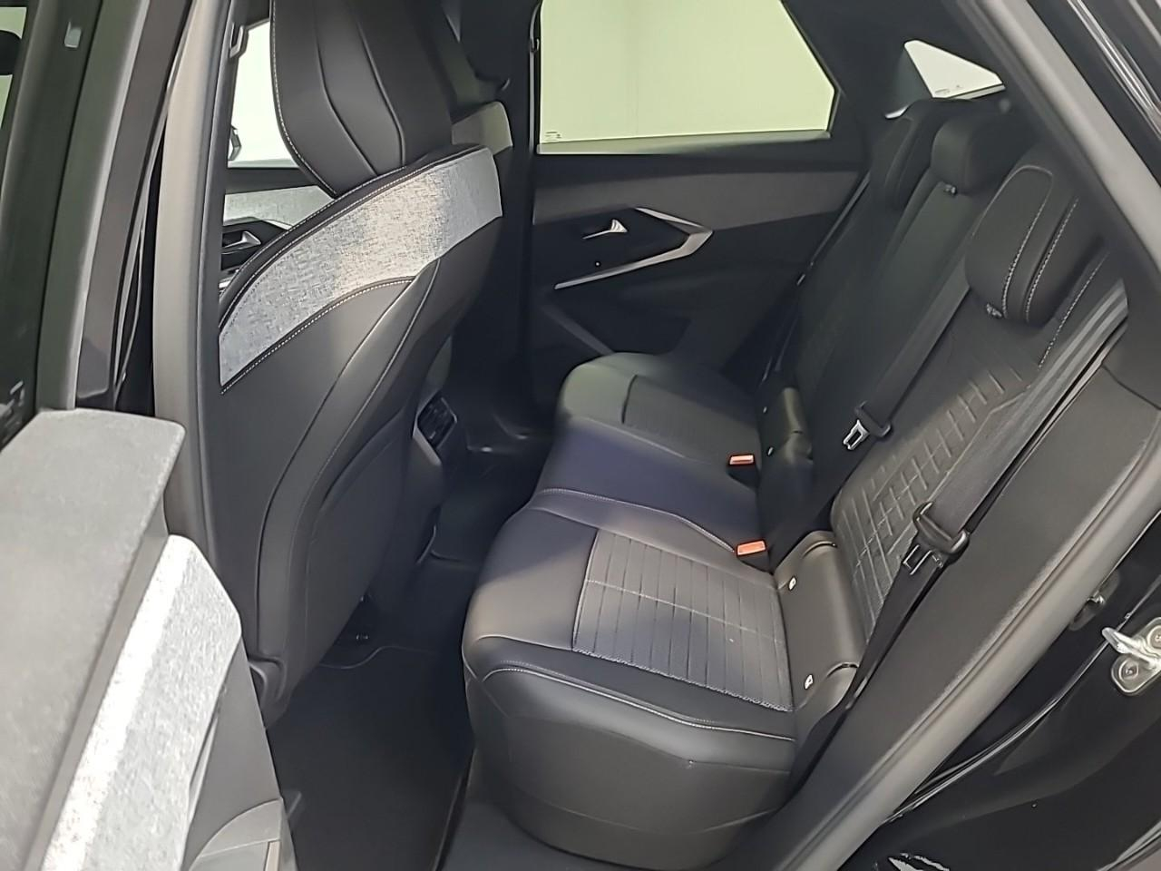 Peugeot 3008 electrique 73 kwh 210 ch allure — photo 13