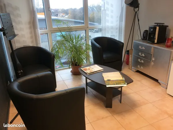 Bureau et espace de travail Location Publier 40m² 650€