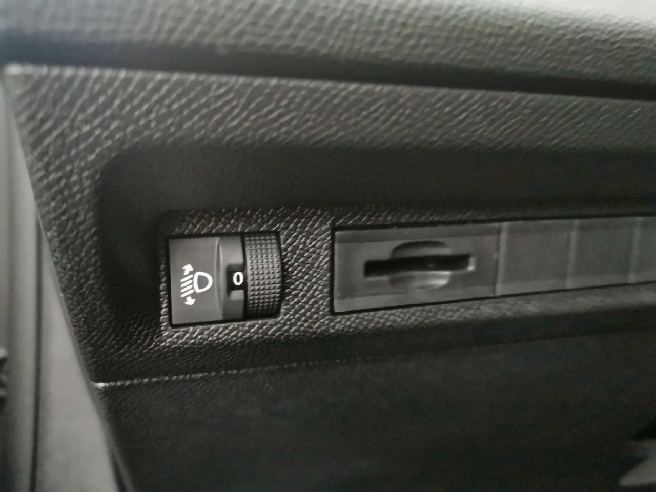 Peugeot 308 sw hybrid 145 e-dcs6 allure — photo 18