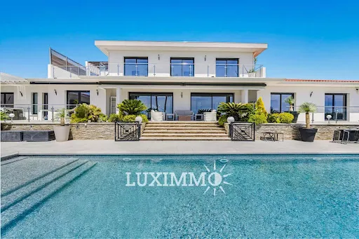 Villa 10 pièces 340 m²