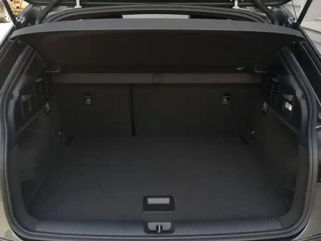 Audi Q2 35 tfsi 150 s tronic 7 — photo 13