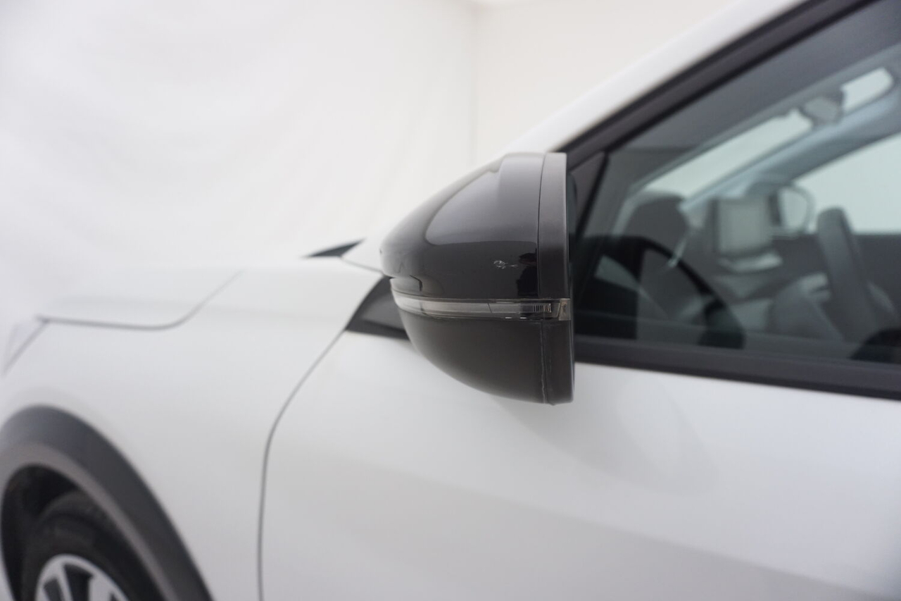 Peugeot 208 — photo 24