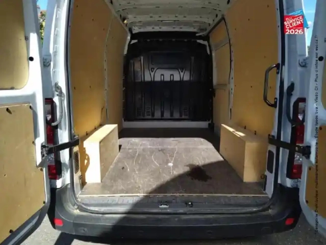 Renault Master fg f3500 l2h2 2.3 blue dci 135ch confort euro6e — photo 26