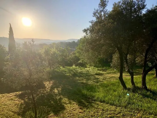 Terrain 886 m²