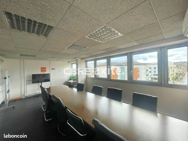 Bureaux 192 m² MEYTHET