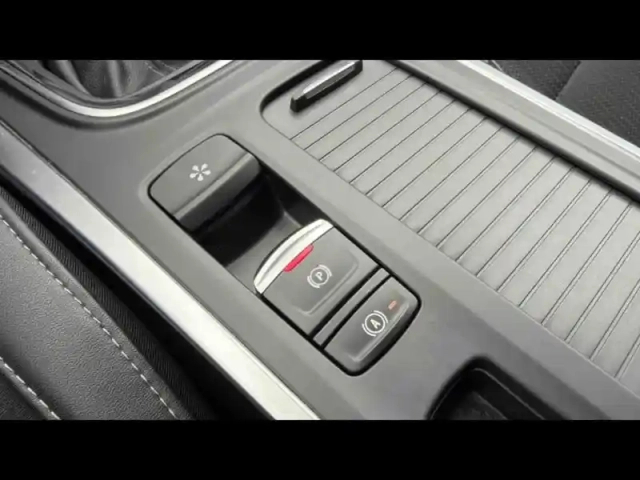 Renault Megane 1.5 blue dci 115ch techno edc + toit ouvrant — photo 24