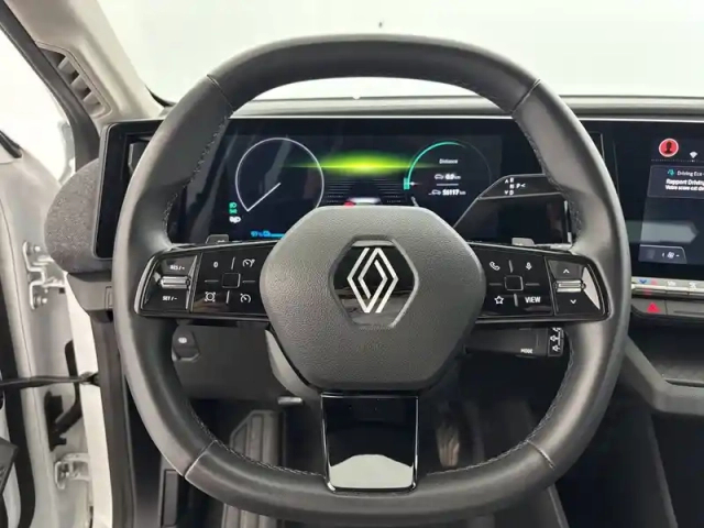 Renault Megane e-tech ev40 130ch standard charge — photo 24