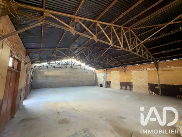 Local 1 pièce 168 m²
