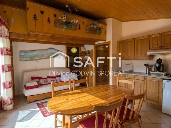 Deux pièces chaleureux avec mezzanines et parking couvert au pied du téléphérique de Nyon à Morzine