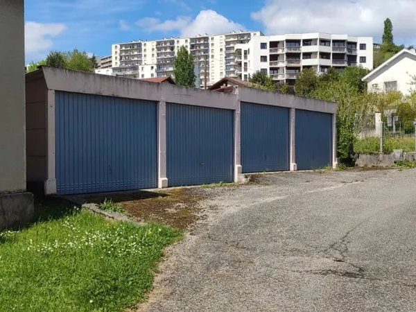 Garage à louer