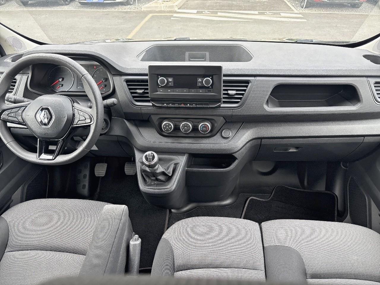 Renault Trafic l2 2.0 blue dci 150ch s&s zen 8 places — photo 8