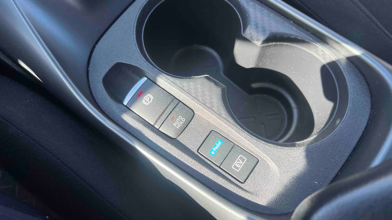 Nissan Juke HYBRID 143 — photo 17