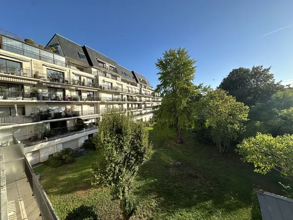 TOURS (37000) Appartement de 79,83 m2 + terasse + balcon