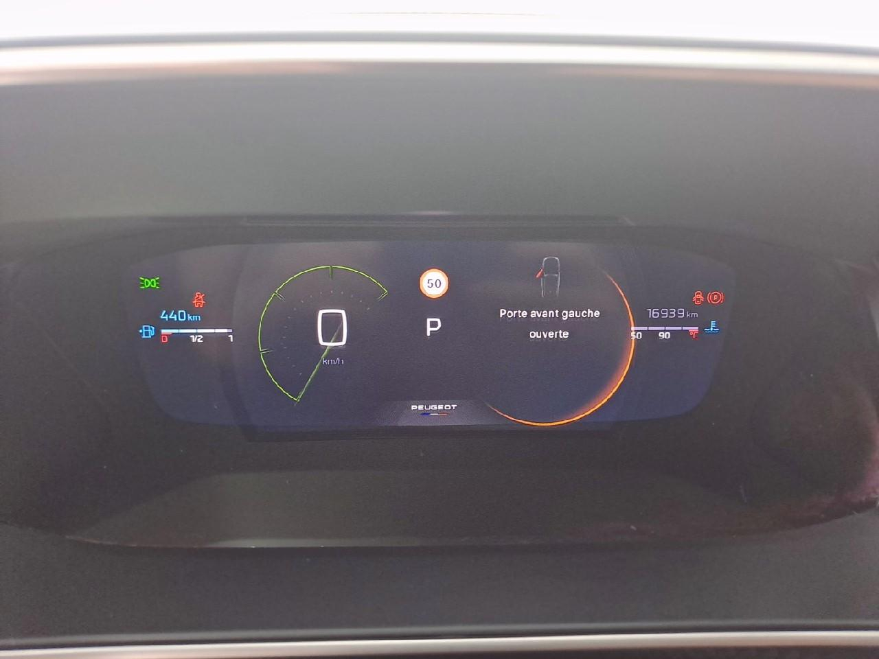 Peugeot 2008 puretech 130 s&s eat8 gt — photo 27