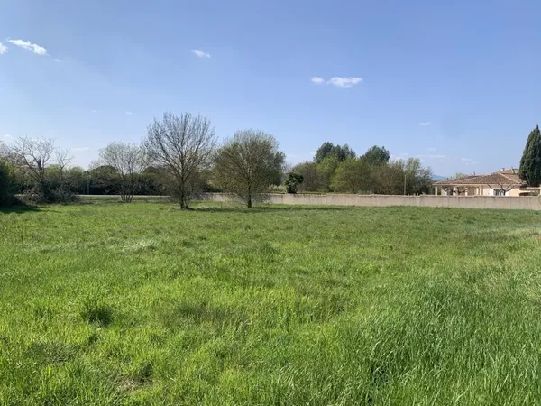 Terrain en lotissement 584 m²