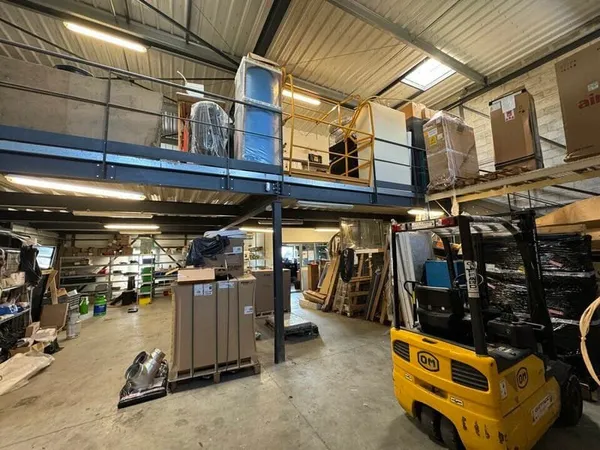 Local d’activité et entrepôt Vente Rochecorbon  566m² 620000€