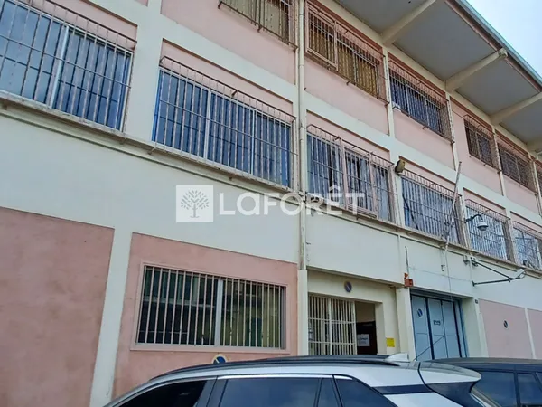 Bureaux 12 pièces 272 m²